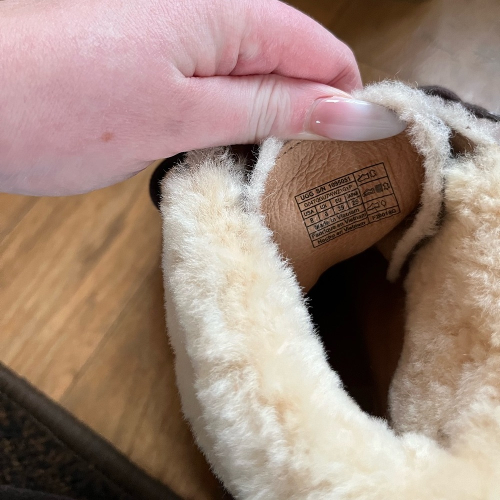 Ugg Esterly Boots - image 4